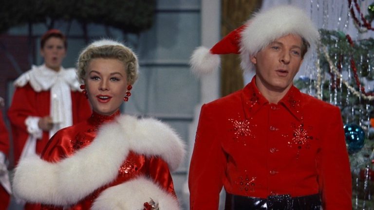 Romantic Christmas Movies To Binge-Watch On Netflix - Christmas The Little List : Christmas